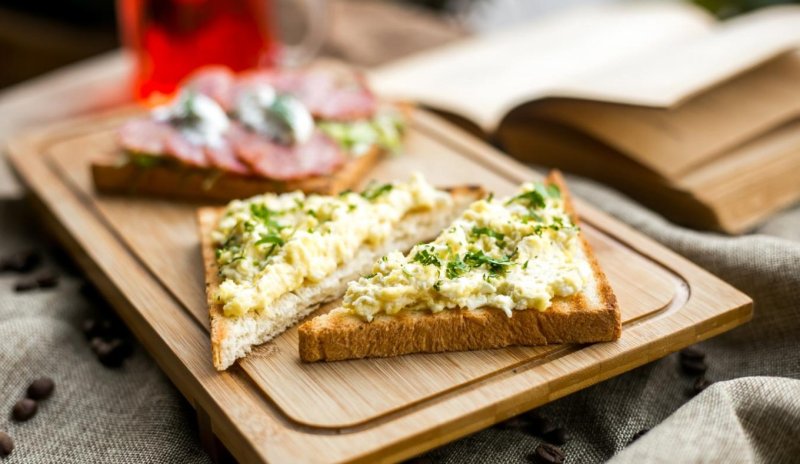 Полезно и вкусно: рецепт творожной намазки, которую можно есть даже после шести вечера - «Кулинарные рецепты» Полезно и вкусно: рецепт творожной намазки, которую можно есть даже после шести вечера - «Кулинарные рецепты»